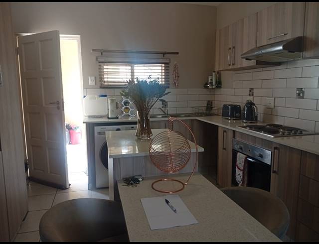 2 BEDROOM TOWNHOUSE FOR SALE IN WATERVAL EAST